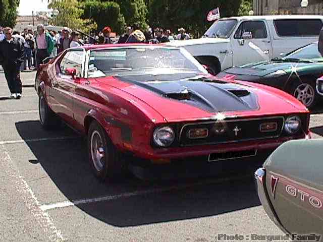 Tiens une Mustang !